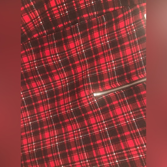 Sexy plaid stretch with silver embellishment w/side zipper♥️🖤4X - Picture 3 of 4
